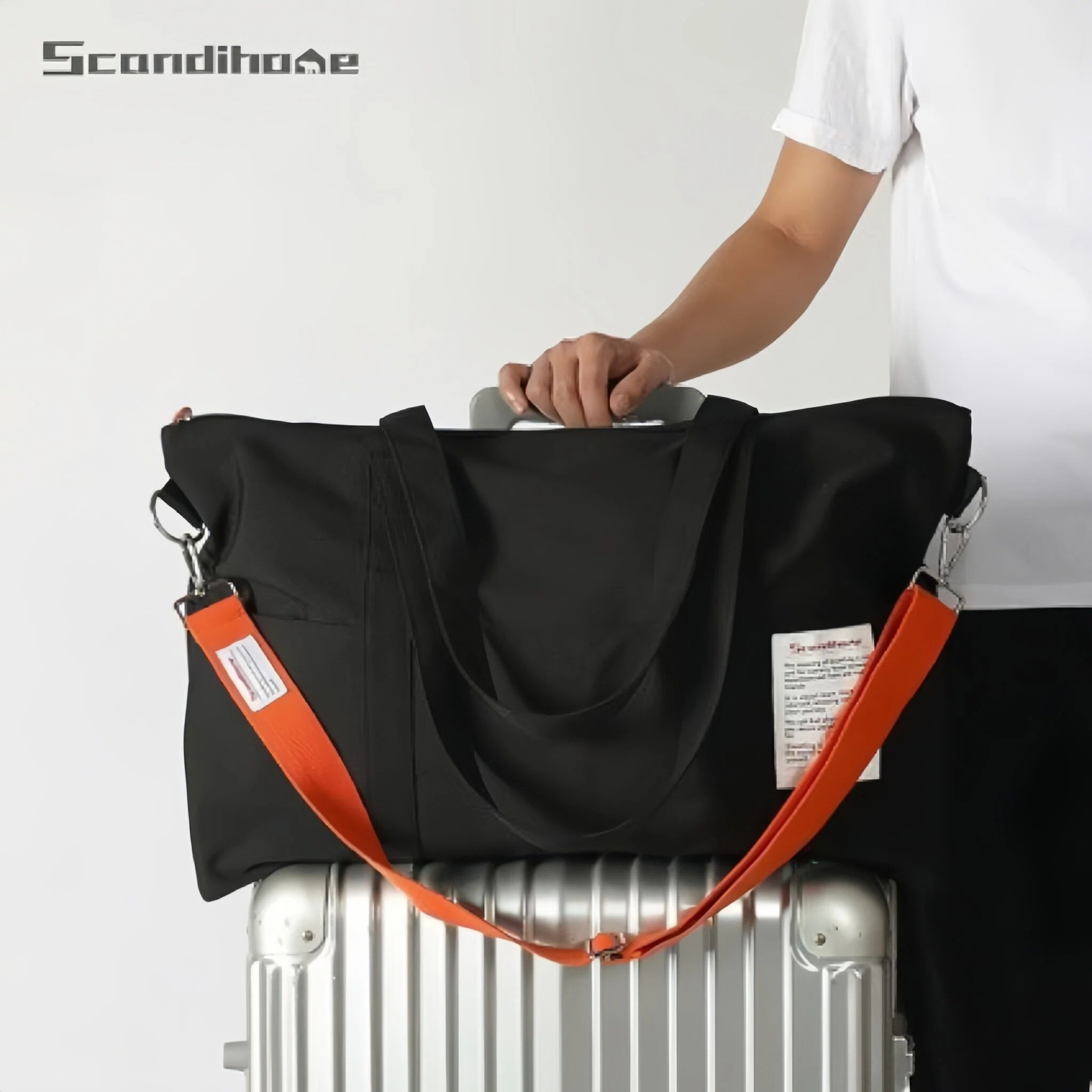 Capacious waterproof wear-resistant handheld travel bag