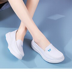 新款夏季四季不累腳護士鞋女舒適軟底防滑透氣百搭真皮防臭平底鞋