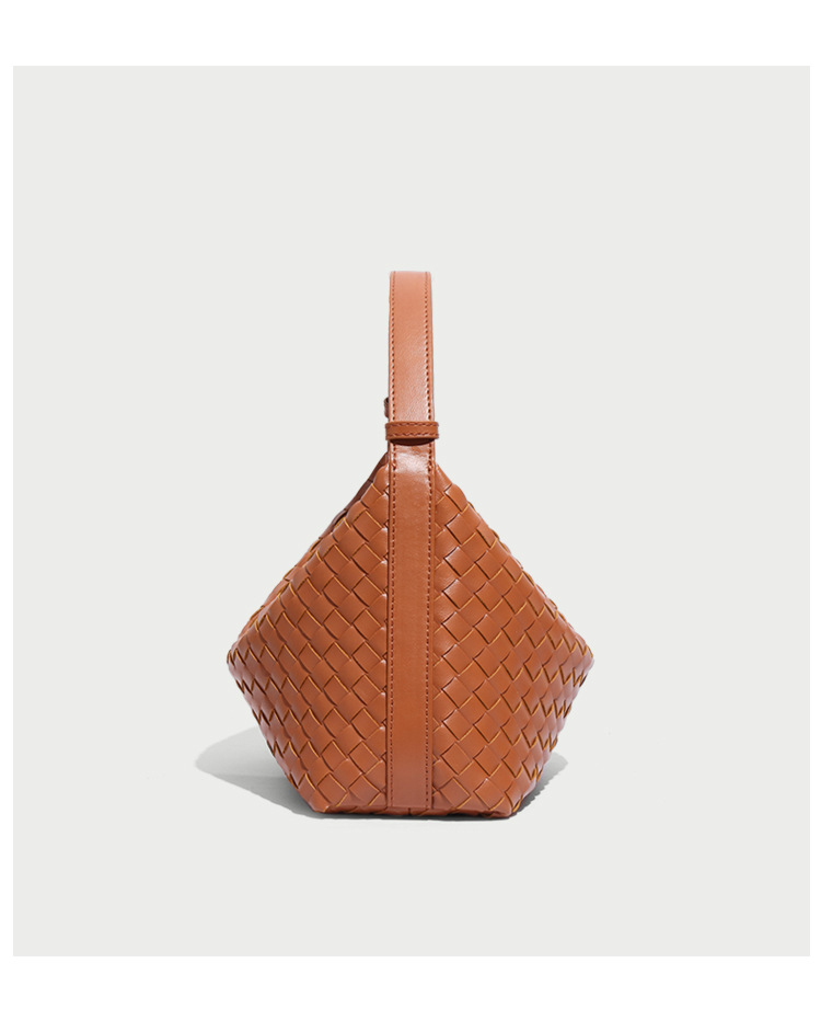 Women's Gender Elegant, Streetwear Style Women's Medium Pu Leather Solid Color Elegant Streetwear Dumpling Shape Zipper Shoulder Bag