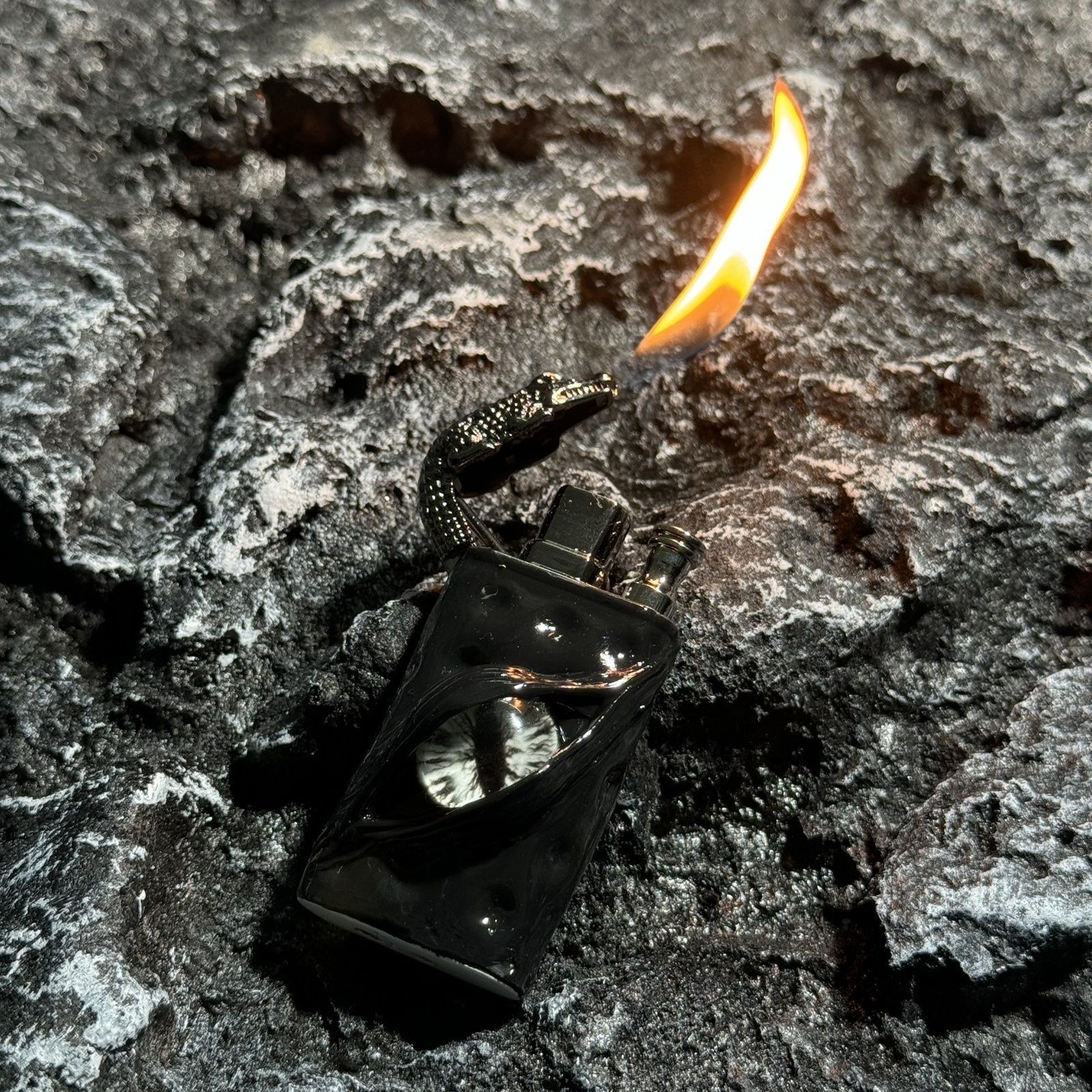 Red cocodrilo explosión doble encendedor de fuego encendedor de llama a prueba de viento encendedor de chicas creativas