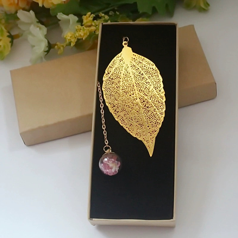 황금 잎 핑크 다이아몬드 흰색 꽃 구슬