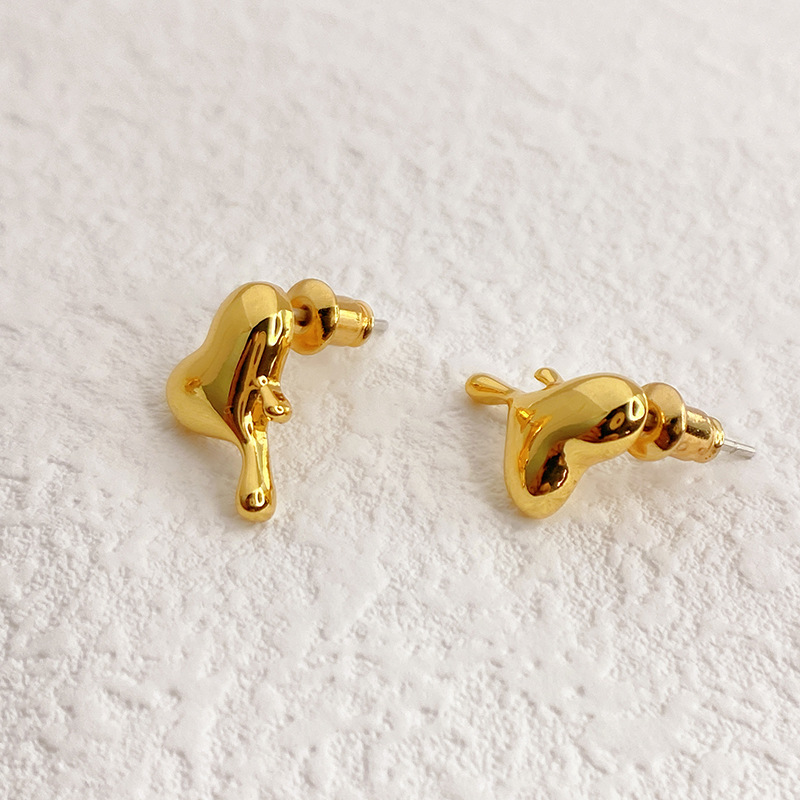 Retro Heart Shape Copper Plating Ear Studs 1 Pair