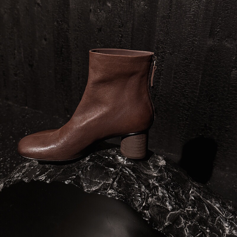 Retro Versatile Cowhide Thick Heel Short Boots for Women 2025 Autumn and Winter New Round Toe Rear Zipper Elegant High Heel Fashion Boots