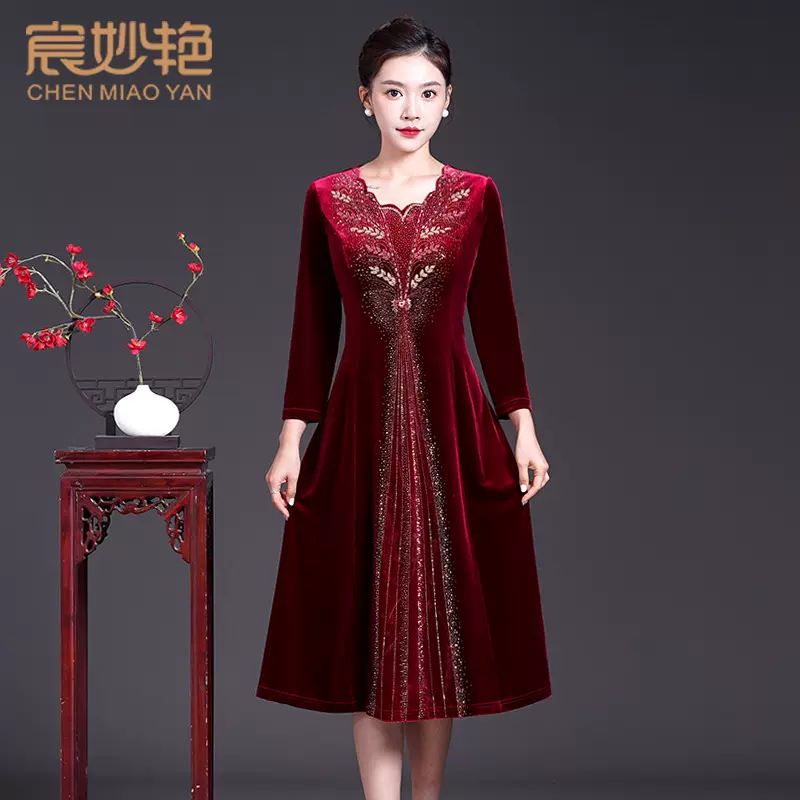 中老年女装春秋新款喜婆婆高档婚宴妈妈礼服金丝绒连衣裙工厂直销