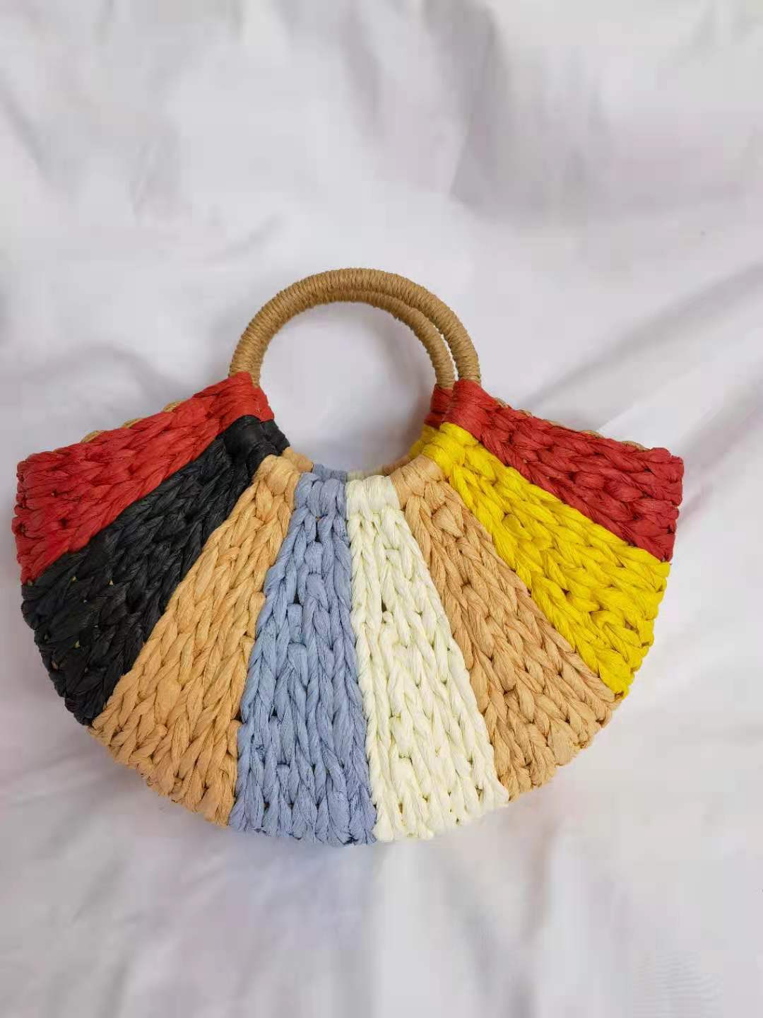 Women's Medium Vintage Style Straw Bag display picture 5