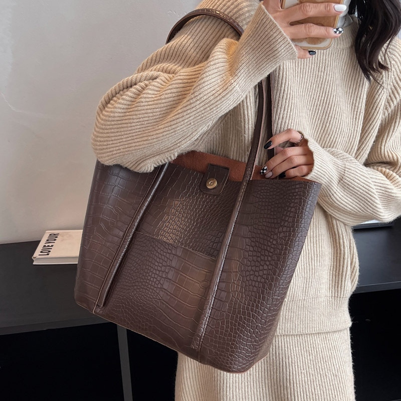 Foreign Trade Large Bag, Stylish Tote Bag, Versatile Women's Bag, 2025 New Style Bag, Popular Large Capacity Shoulder Bag Foreign Trade Large Bag, Stylish Tote Bag, Versatile Women's Bag, 2025 New Style Bag, Popular Large Capacity Shoulder Bag