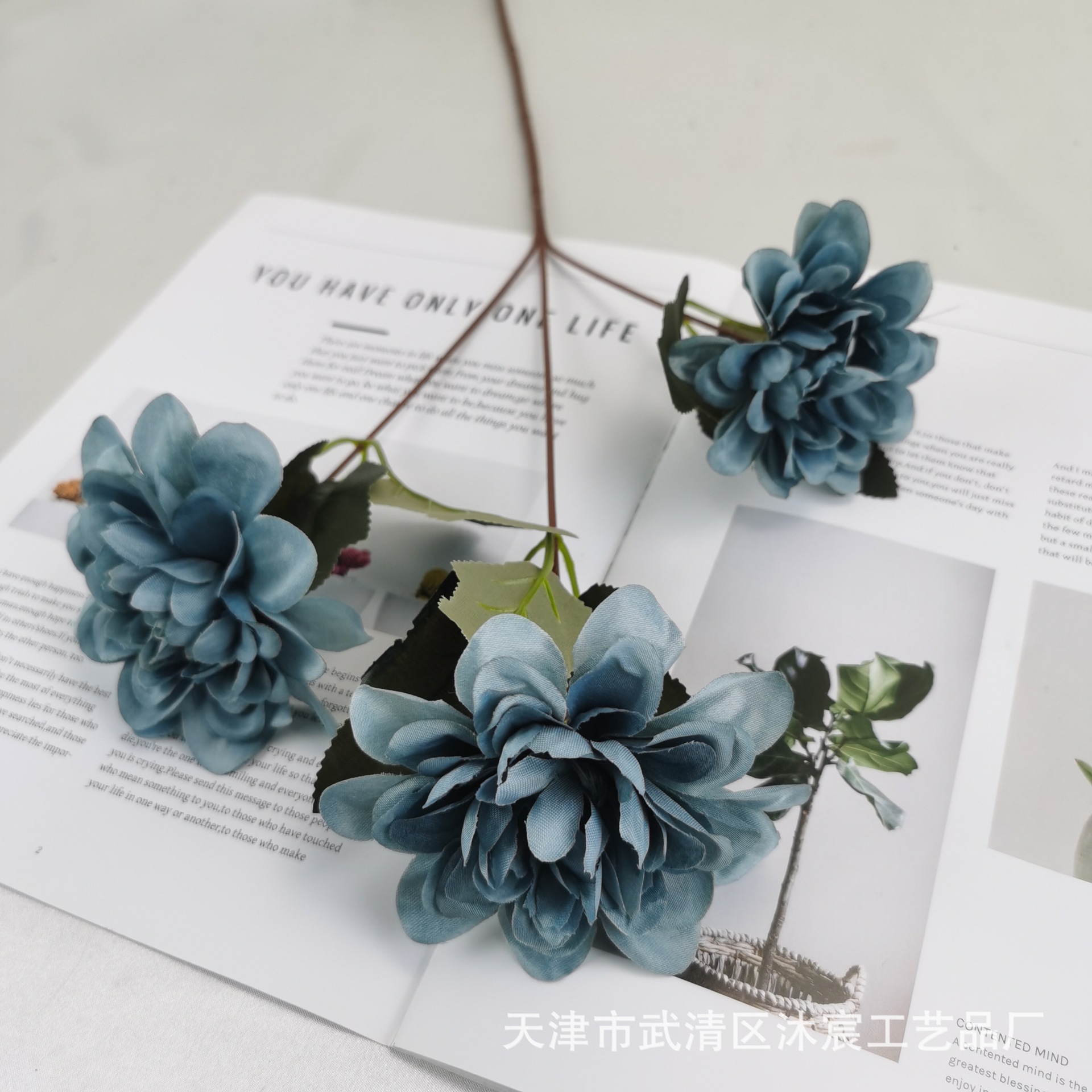 Nueva flor artificial 3-cabeza daliju boda carretera plomo Nordic Home Hotel falso flor Decoración Accesorios de tiro DIY