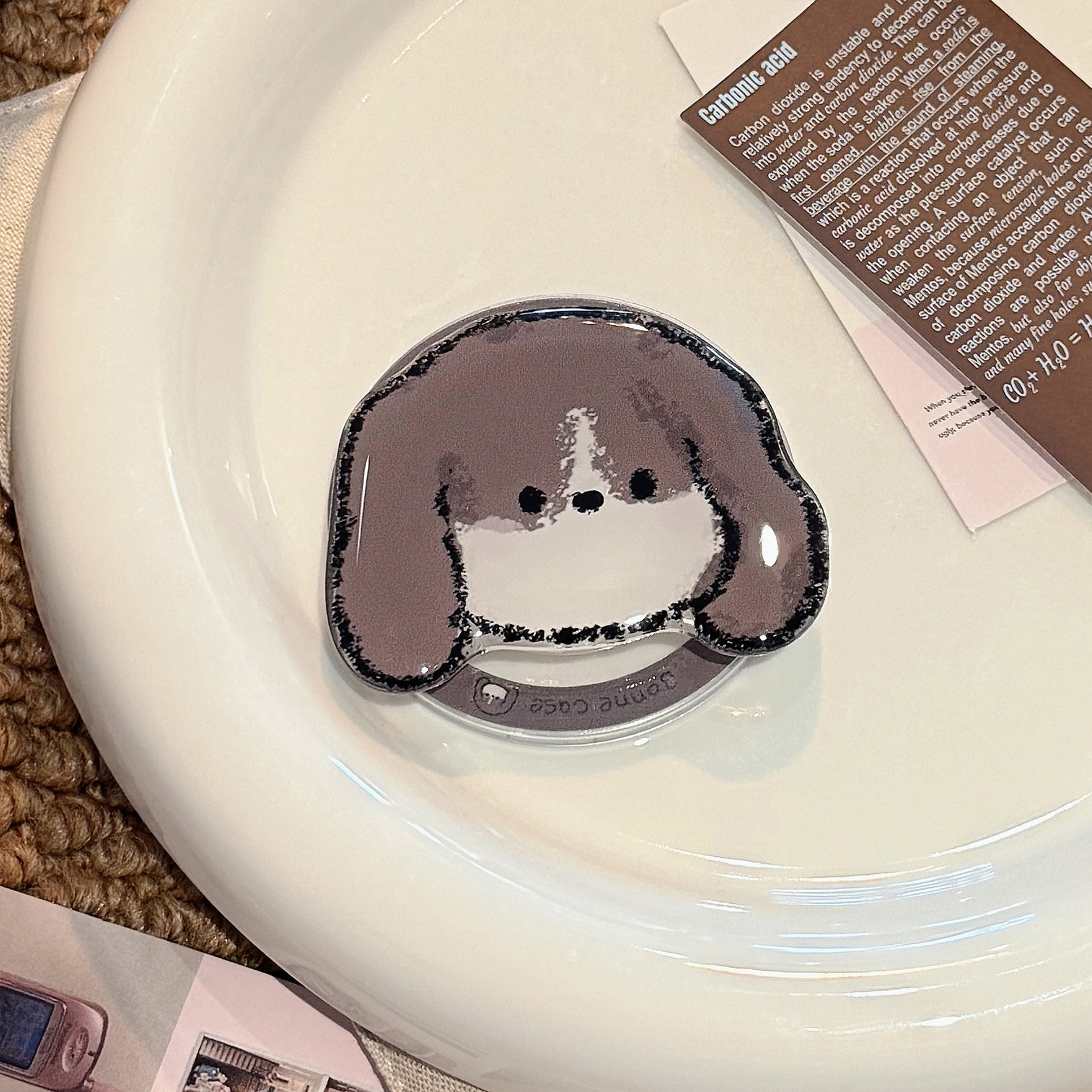 Adecuado para Magsafe soporte magnético lindo de dibujos animados pequeño animal soporte de airbag de teléfono móvil escritorio portátil retráctil