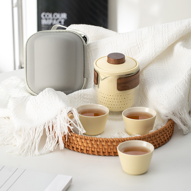 Glass handheld tea set for traveling