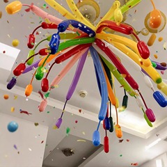 花火長条風船誕生日パーティーテーマ入学教室シーン配置装飾子供男の子女の子ドーパミン