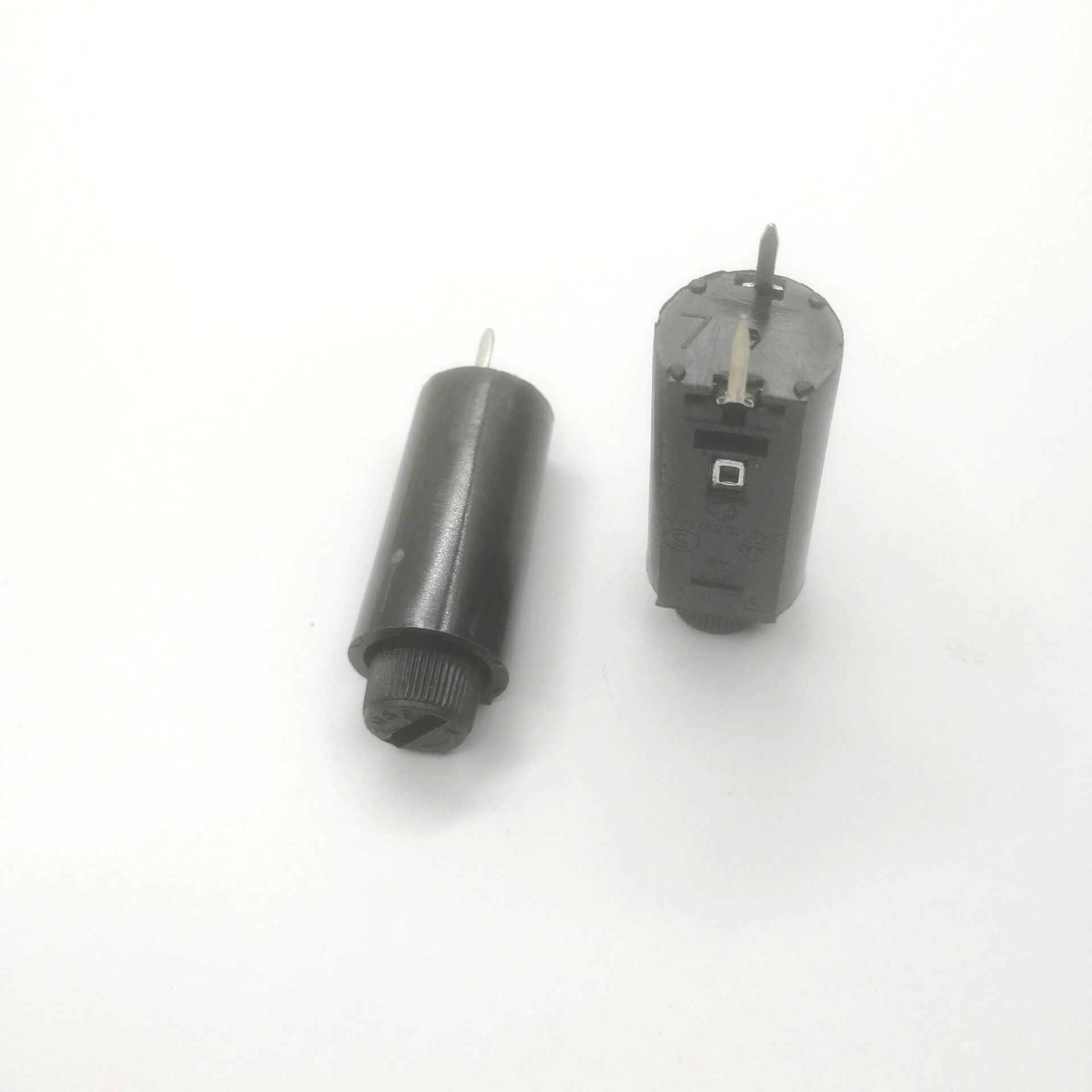 PTF-45(5X20)保险丝底座 PTF-45 15A/250V 固定安装式保险管座