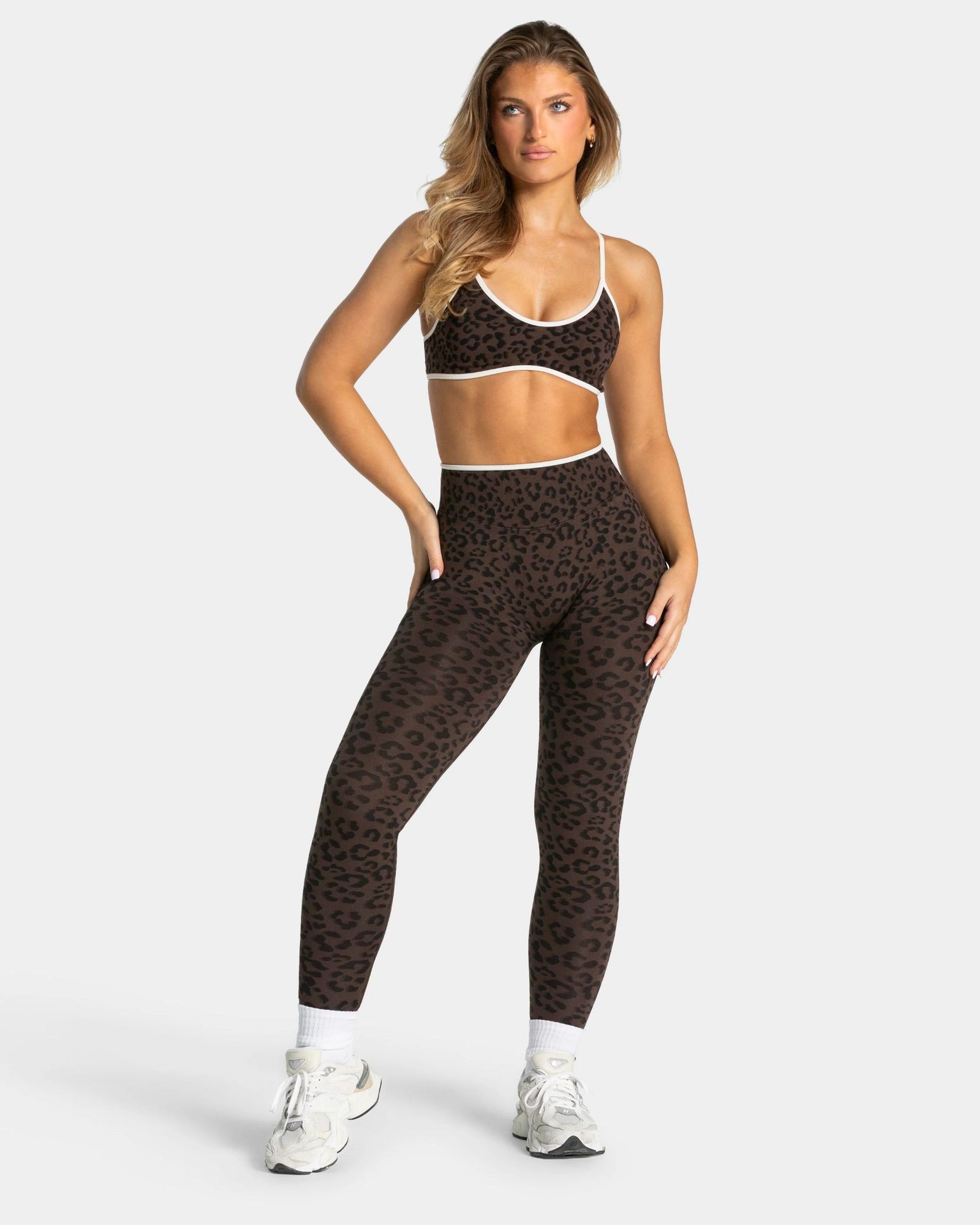 TEOO transfronterizo sin costuras 3D impresión de leopardo pantalones cortos de yoga de borde de miel hump bra deportivo ropa de fitness set de yoga
