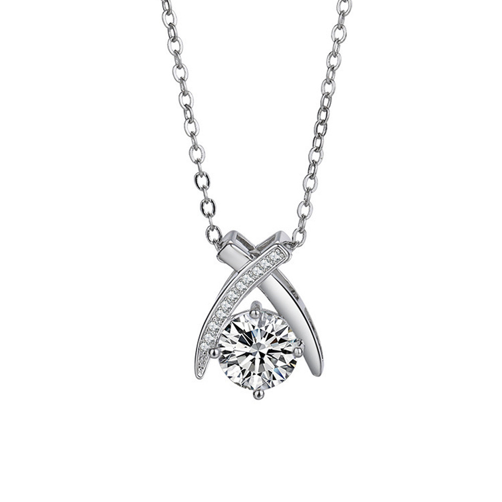Collier croix X40 2 carats à quatre griffes [avec chaîne]