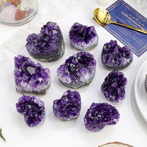 Source manufacturer natural amethyst crystal cluster love ornaments raw stone ore specimen heart-shaped home decoration wholesale