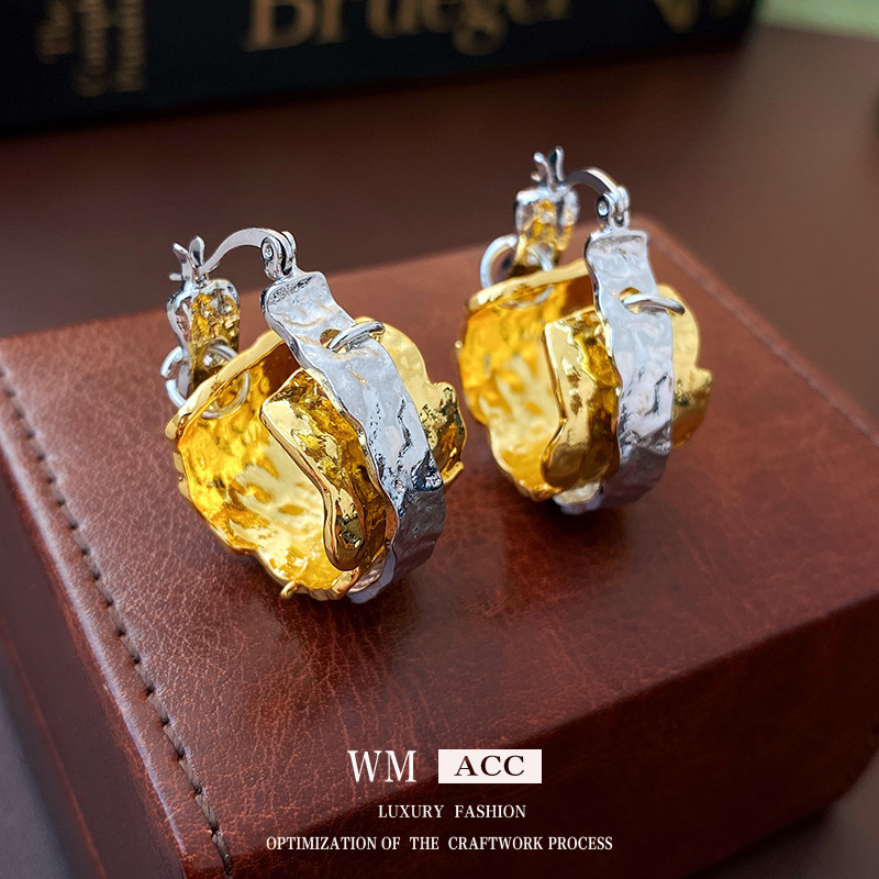 Fold circle double -layer ear buckle