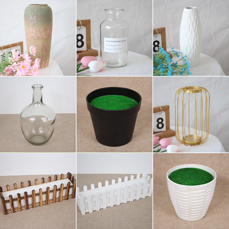 Vasos de cerámica, vasos de vidrio, cestas de flores tejidas a mano, ramas de madera, ramo de flores, arreglos de flores, adornos de flores.