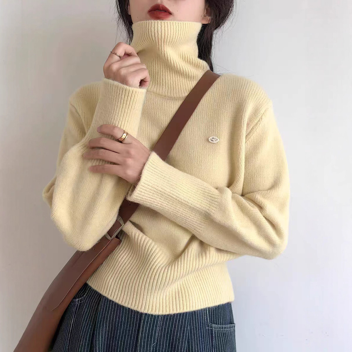 Zhen Dai Ni~ Korean-Style High-Neck Sweater for Women, Autumn and Winter 2025 New Vintage Lazy Style, High-End Loose and Stylish