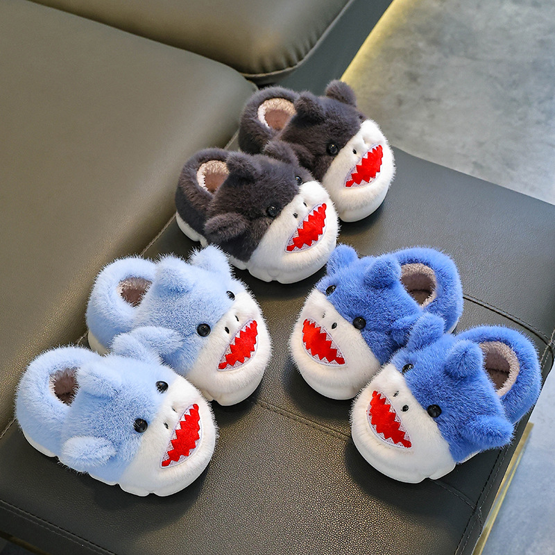 Bolsas de invierno de tiburón para niños, zapatos de algodón para niños y niñas, zapatillas de algodón para padres y niños.