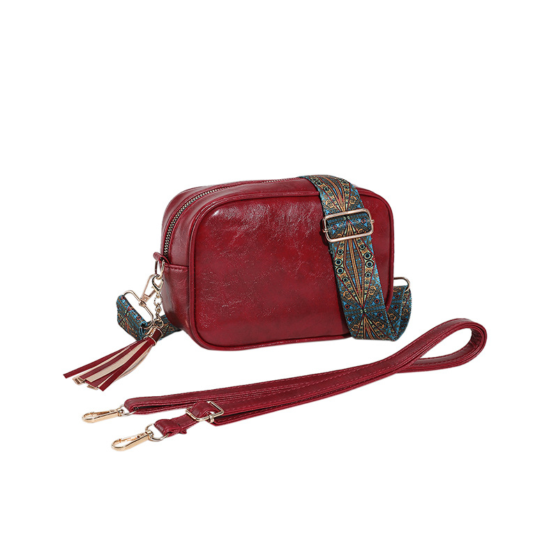 Bolso suave retro 2024, diseño flange, piel de aceite, correa ancha, pequeño bolso de mujer