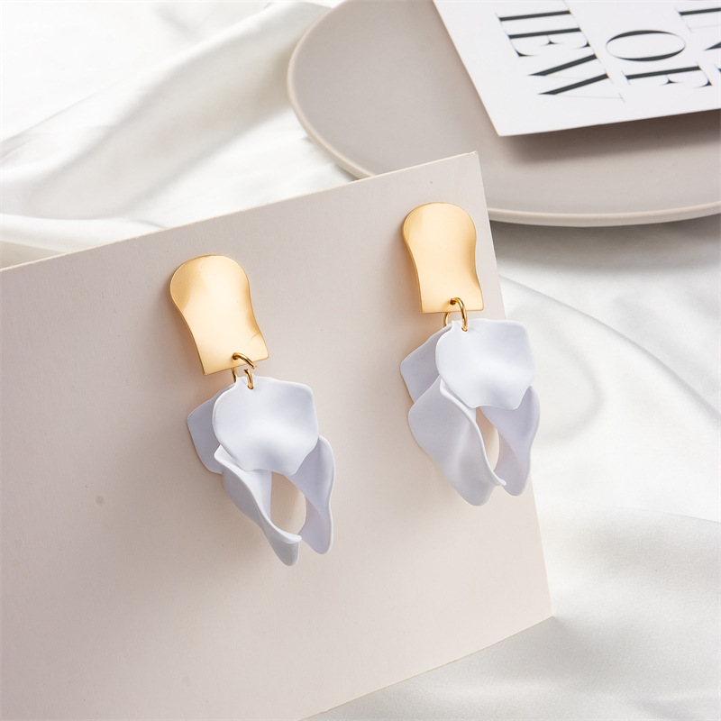 Daily Occasion Alloy Material 1 Pair Fashion Leaf Plating Alloy Drop Earrings