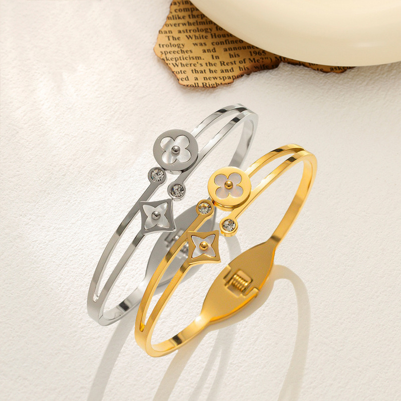 [full-body titanium steel] cross-border hot-selling white shellfish four-leaf clover bracelet high-grade exquisite designer bracelet for women