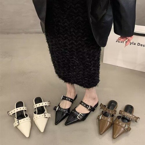 Chunky-heel, closed-toe half-slippers for women—2025 summer outdoor wear, featuring a retro pointed design with a leather strap and buckle, exuding elegant charm.