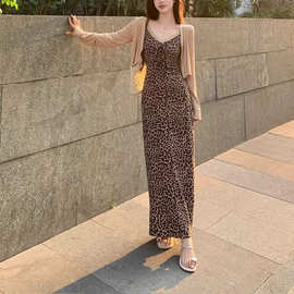 豹纹吊带连衣裙女装2026夏季新款复古胖MM遮肚收腰显瘦长裙度假风