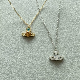 项链;耳环;耳钉