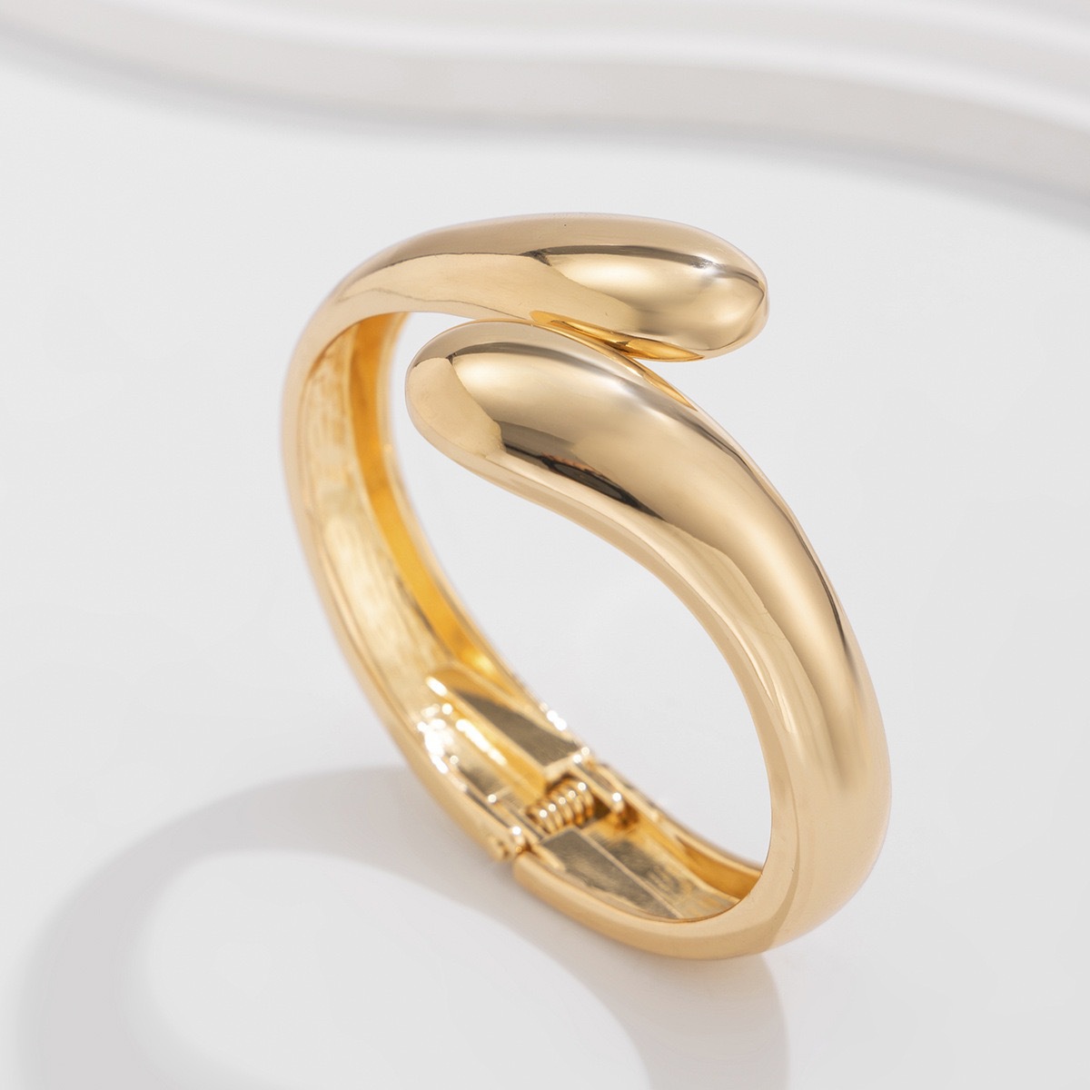 45g Weight Silver Plated Plating Material Bangle Classification Alloy Chain Material 1 Piece Quantity Casual, Daily Occasion Metal Material Solid Color Pattern Women's, Men's Gender Plating Design Elegant, Vintage Style Style Gold Color Europe And America Fashion Trend Open-Ended Bracelet Metal Texture Pearl Design Bracelet 2