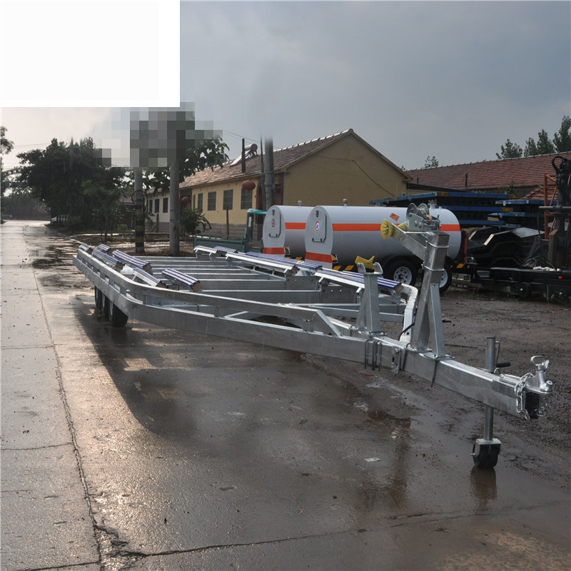 3.5吨三轴游艇拖车 可供应式船拖车 三轴腹板船拖车 工具运输拖车