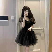 初恋小黑裙法式复古黑色纯欲风连衣裙女夏季设计感小众泡泡袖显瘦