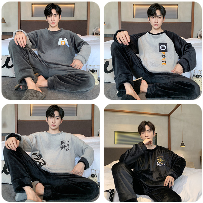 Franela nuevo pijama de hombre simple dibujos animados de invierno casuales de peluche grueso fuera de la transmisión en vivo conjunto de ropa de casa