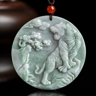Natural a goods Jade Tiger roaring mountain zodiac Tiger pendant Tiger Bean Jade jade pendant men's and women's pendant wholesale