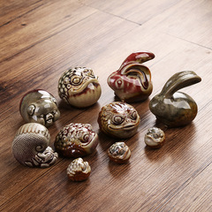 Porcelain kiln-change gold toad tea pet, can be raised and played with, wealth-bringing tea set, tea table exquisite decoration, rabbit tea toy decoration, wholesale