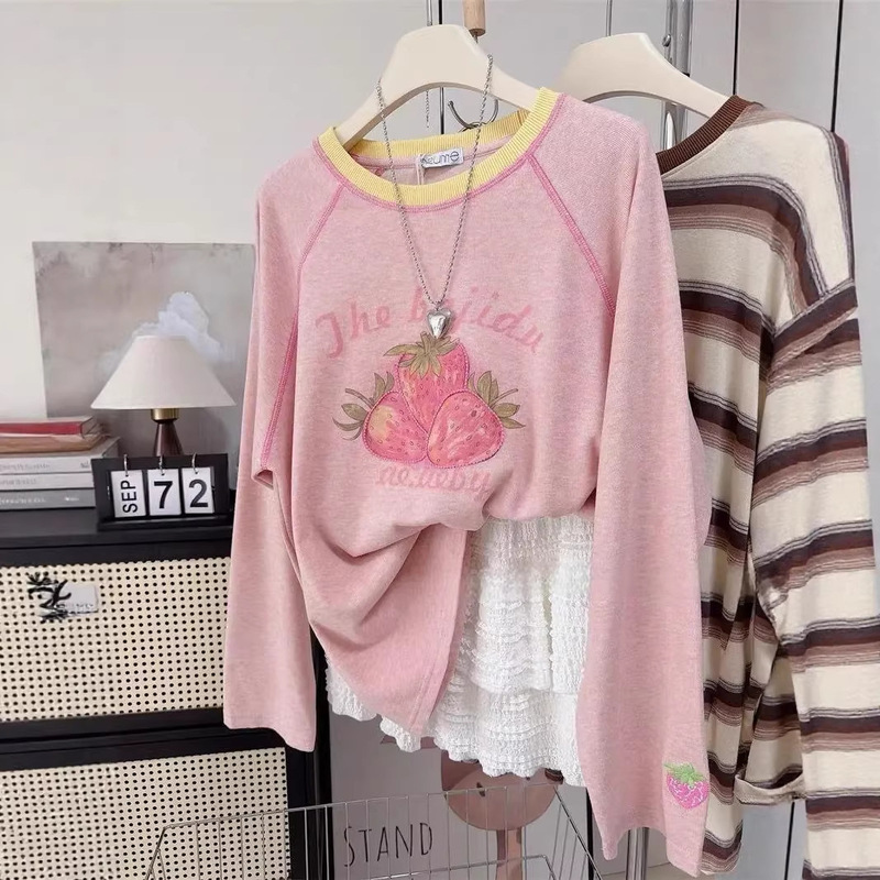 Plus-Size Japanese-Style Sweet Strawberry Print Long-Sleeve T-Shirt for Women, Autumn Loose-Fitting Niche High-End Top Plus-Size Japanese-Style Sweet Strawberry Print Long-Sleeve T-Shirt for Women, Autumn Loose-Fitting Niche High-End Top