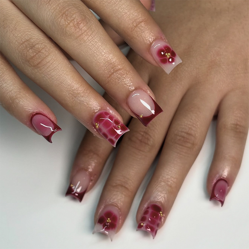 Red Floral French-Style Short Square Rhinestone Crocodile Pattern Nail Tips Wearable Fake Nails Wholesale Red Floral French-Style Short Square Rhinestone Crocodile Pattern Nail Tips Wearable Fake Nails Wholesale