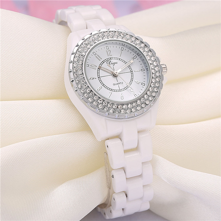 Sommer klassische heiße Art koreanische Marke Damen Quarzuhr weiße Keramik Damenuhr wasserdicht Student Mode Uhr_voghion.com