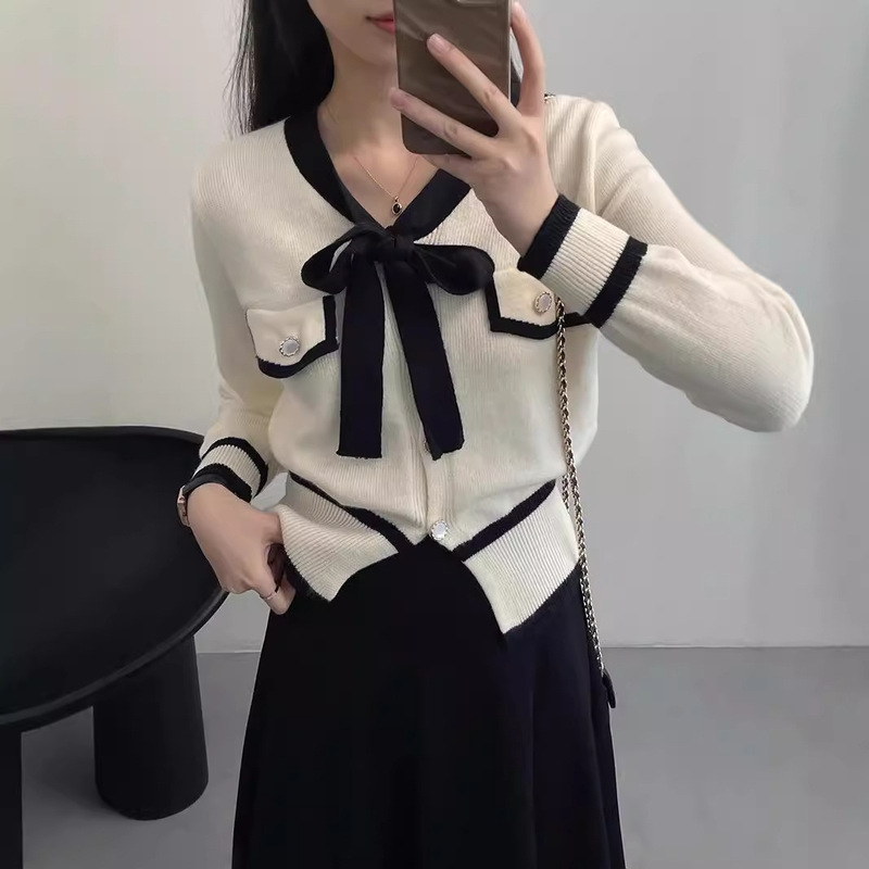 フランス式の小さい香りの風の蝶結びのvネックのニットのカーディガンの女性の秋は色にぶつかってやせています。|undefined