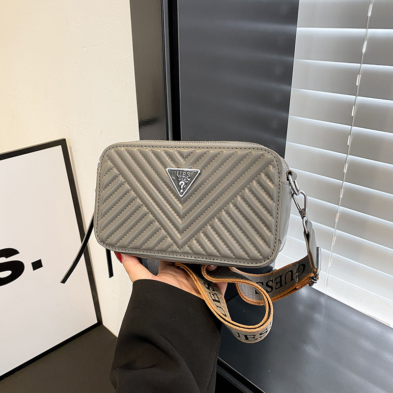 Bolso cuadrado pequeño de diseño exclusivo, nuevo bolso de moda transfronterizo, bolso bandolera de un solo hombro.