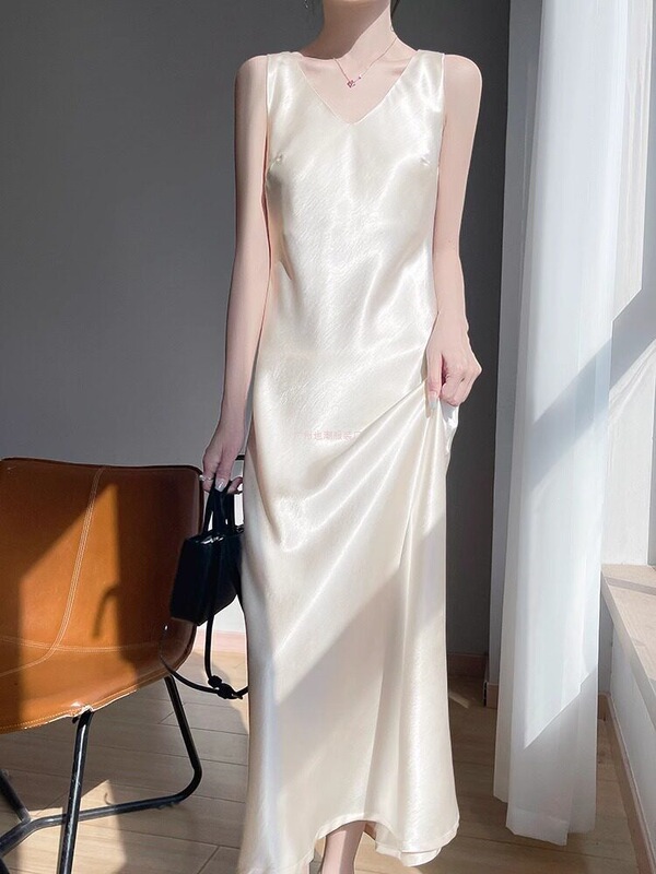 Silk Acetate Camisole Dress with Texture, V-Neck Vest, Silk Gilded Satin Inner Layer, Long Skirt Silk Acetate Camisole Dress with Texture, V-Neck Vest, Silk Gilded Satin Inner Layer, Long Skirt