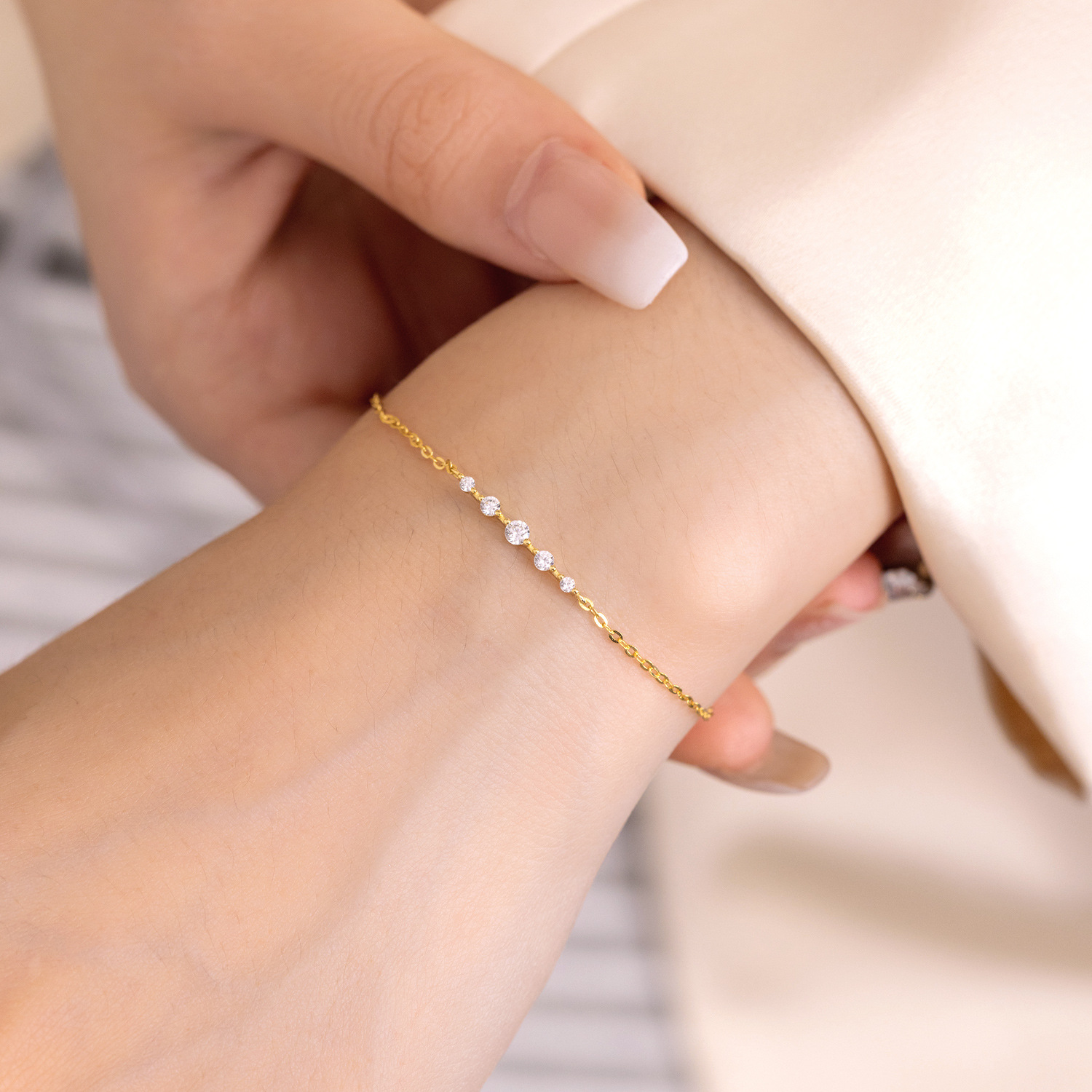 Minimalist Diamond Tennis Bracelet In Sterling Silver For Women_voghion.com