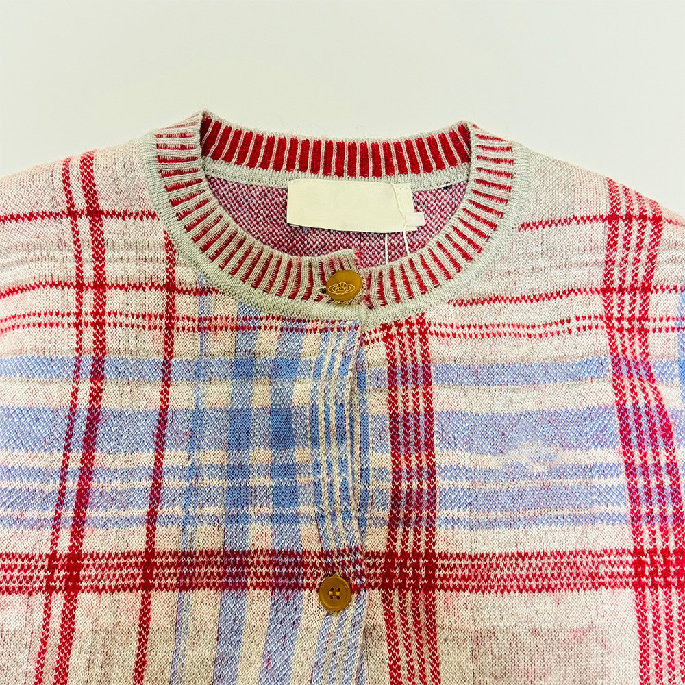 西太后風カーディガン、ヴィヴィチェック柄ジャケット、ラウンドネックの星柄セーター、レトロな雰囲気のニットトップス