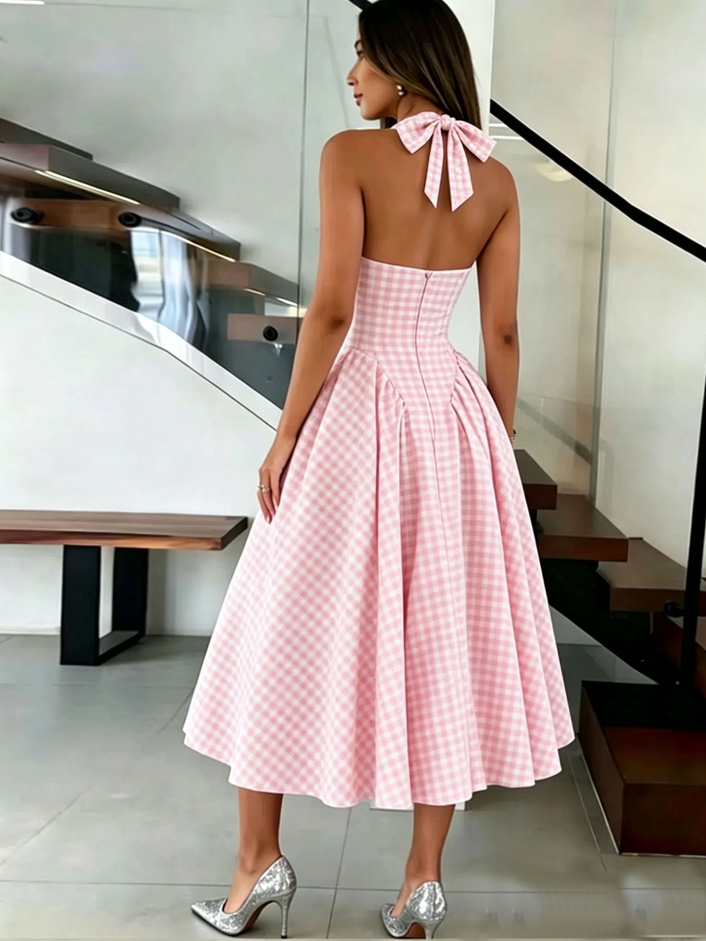 2026 otoño y invierno de la nueva ropa de mujer europea y americana de malla francesa elegante en el viento cuello colgante plegado cintura falda larga