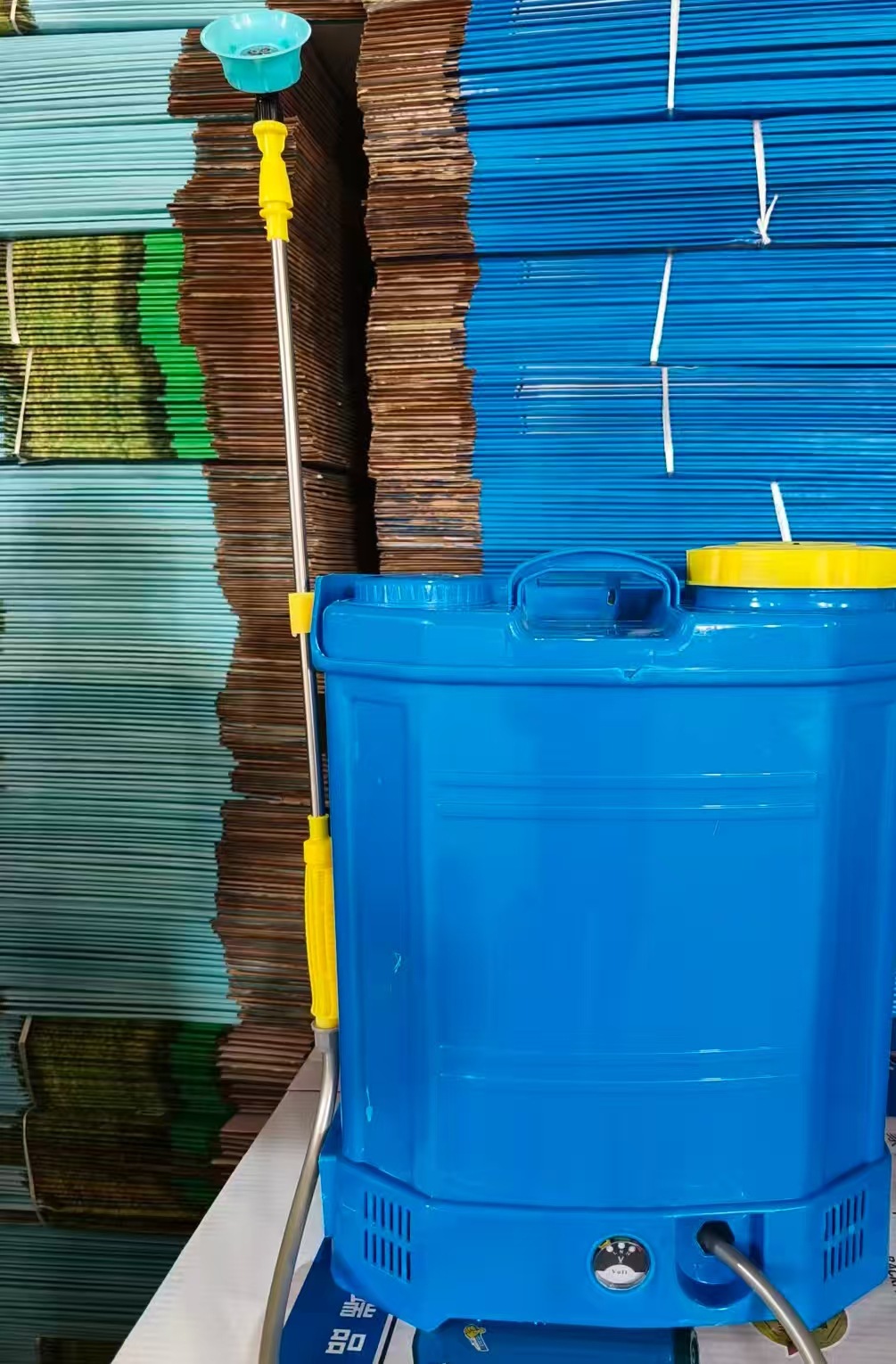 Pulverizador fuente de exportación transfronteriza rociador eléctrico de mochila rociador rociador manual