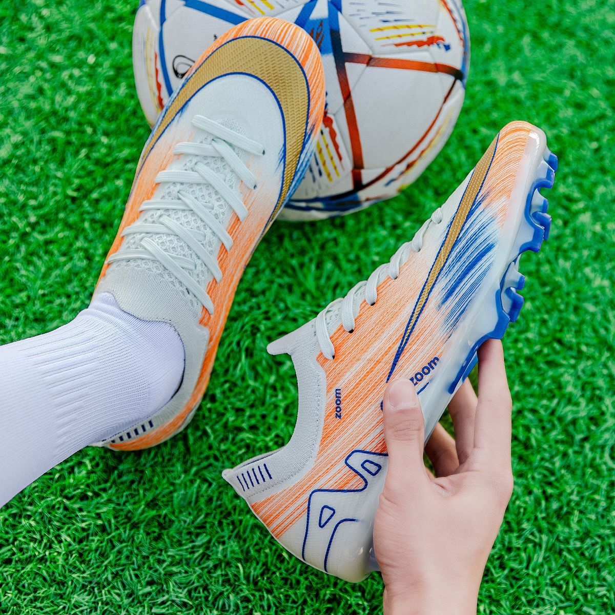 Zapatos de fútbol de la Copa de Europa 15 del fabricante, con costuras invisibles, disponibles en varios tamaños, para hombre y mujer, tacos bajos con tacos largos para fútbol sobre césped.