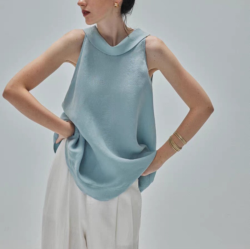 Moofeel1 Cupro Silk Lapel Sleeveless Shirt with a Slightly Wrinkled Drape and A-Line French-Style Top