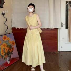 背心吊带连衣裙淡黄色女装夏季新款多巴胺甜美减龄a字圆领长裙女