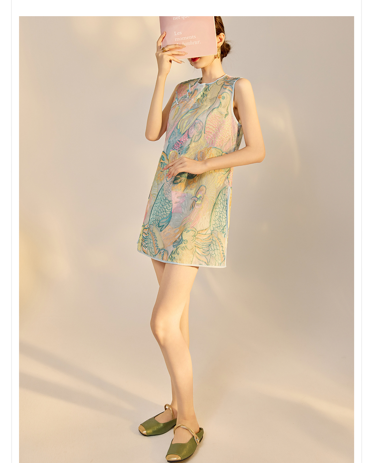 Đầm suông midi phong cách Trung Hoa thêu phượng hoàng lụa tằm — Màu hồng, Xanh lông công chi tiết 15