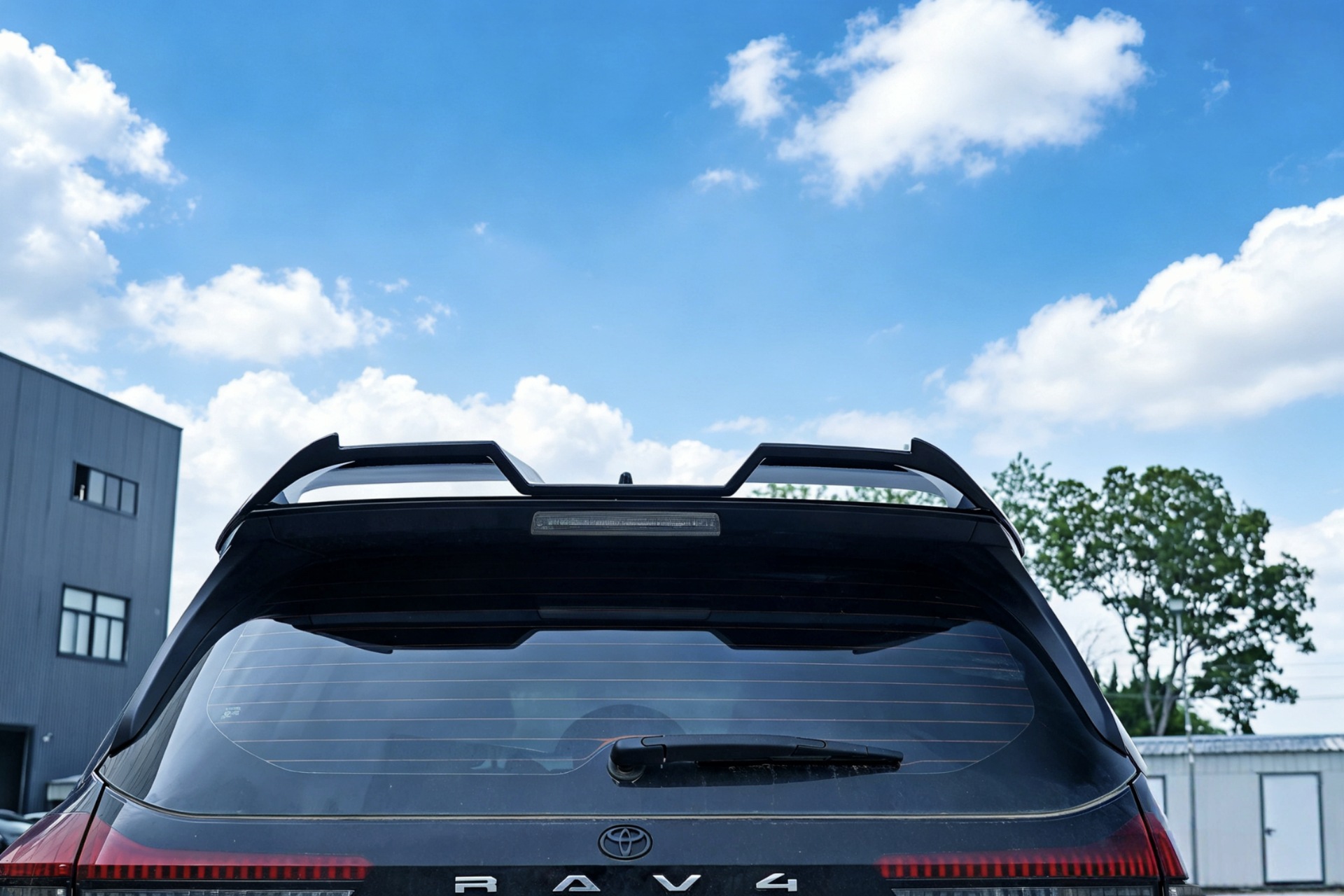 Suitable for 26 Models of Rav4, Rongfang, and Wildlander Modified Front Spoiler, Side Skirts, Rear Bumper, Roof Wing, Rear Diffuser, and Louvered Spoiler