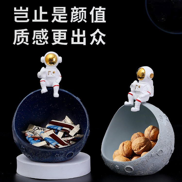 cute astronaut for keys